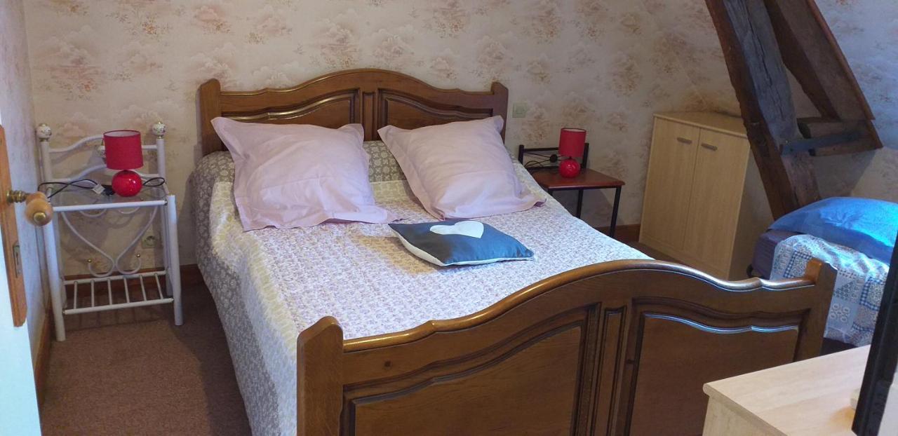Maison Pour Nombreuses Personnes Pousseaux Esterno foto