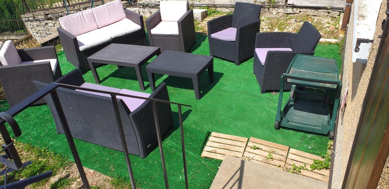 Maison Pour Nombreuses Personnes Pousseaux Esterno foto